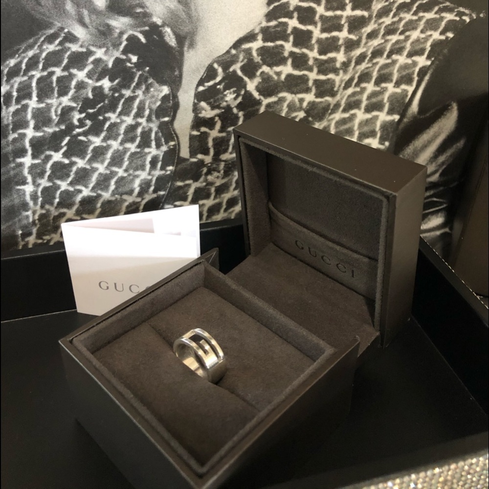 Gucci ring size 5.75